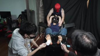 【推特大王】大明星芋泥tk专场 脚心之路番外!