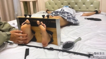 jk小学妹的痒刑下